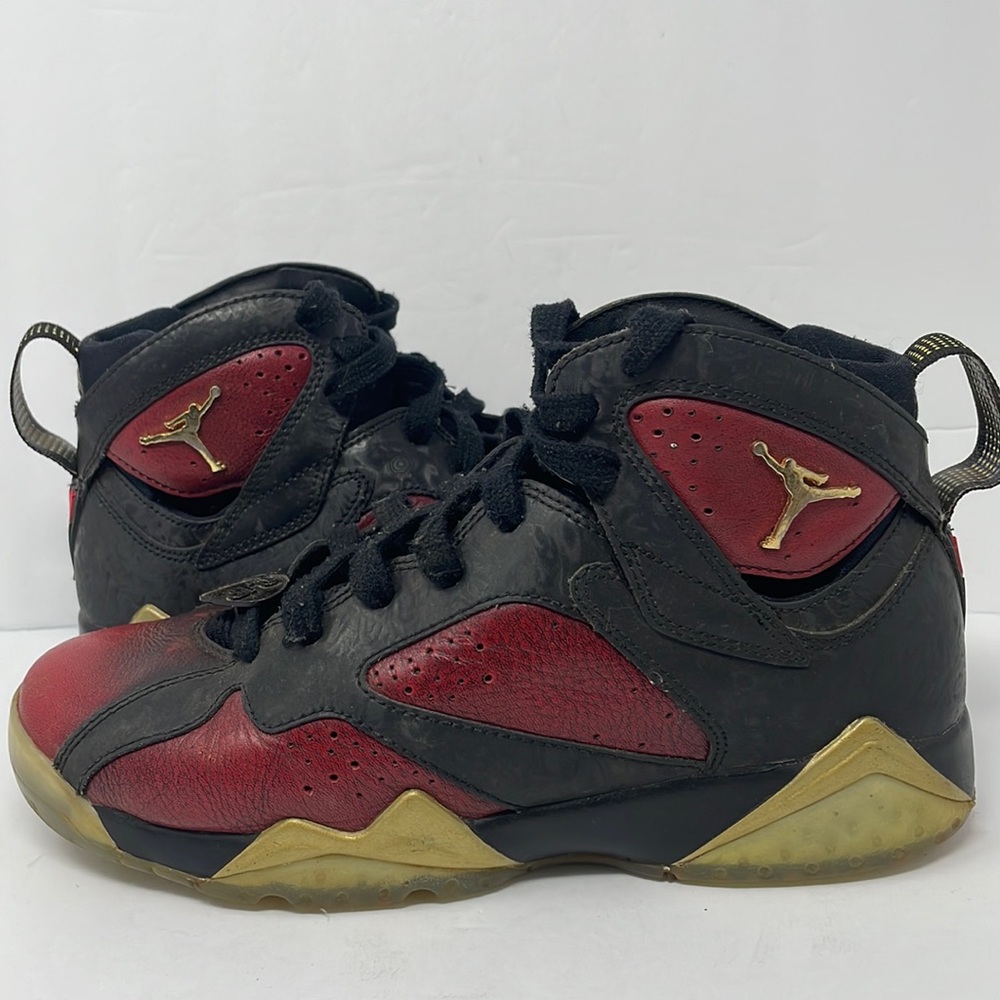 DB Jordan 7s size 6y authentic